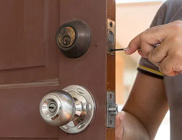 Gallery Locksmith Store Inglewood, CA 310-975-3199 Gallery Locksmith Store Inglewood, CA 310-975-3199 - 7-Lock-Installation